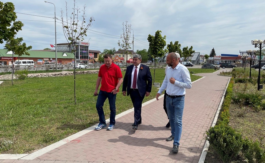 Глава КБР Казбек Коков проинспектировал благоустройство Чегем-парка