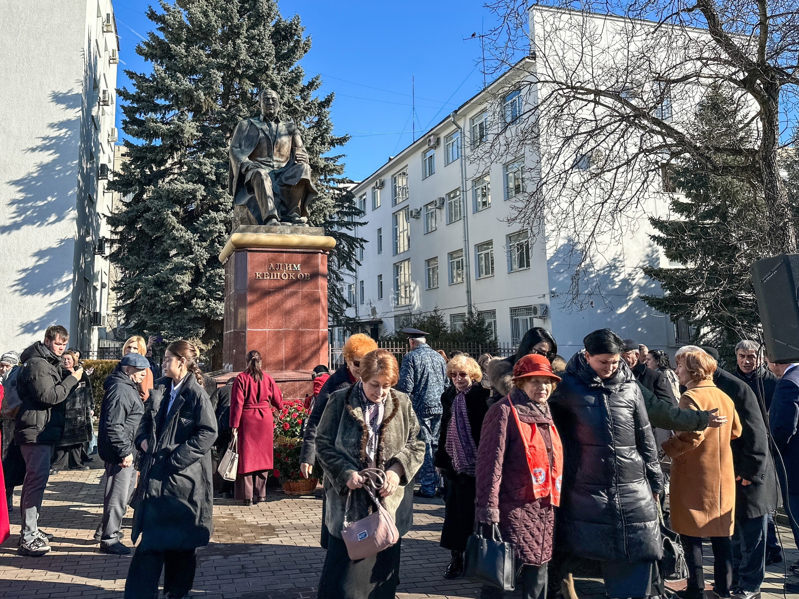 В Нальчике и Чегеме почтили память народного поэта КБР Алима Кешокова