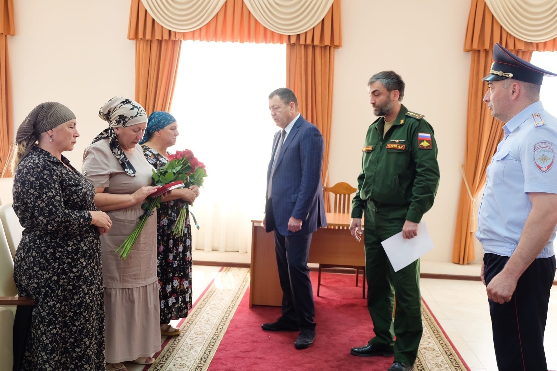 Семье, погибшего в ходе спецоперации на территории Украины Рустама Батырова, передан орден Мужества (посмертно)